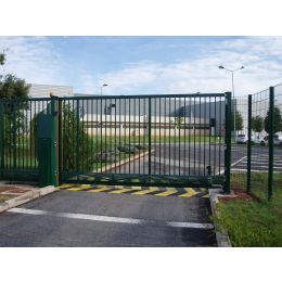 PORTAIL AUTOPORTANT SUR MESURE